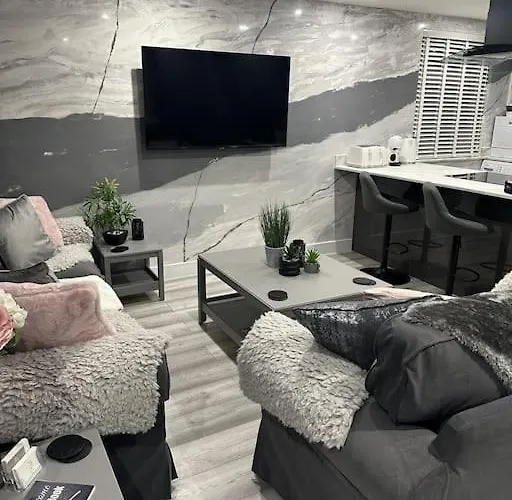 Luxury 2 Bedroom Apartment