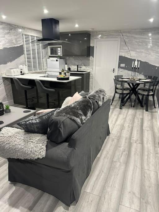 Apartment Luxury 2 Bedroom *
