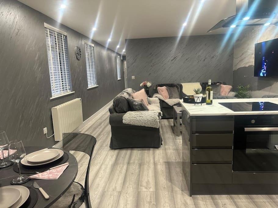 Apartment Luxury 2 Bedroom *